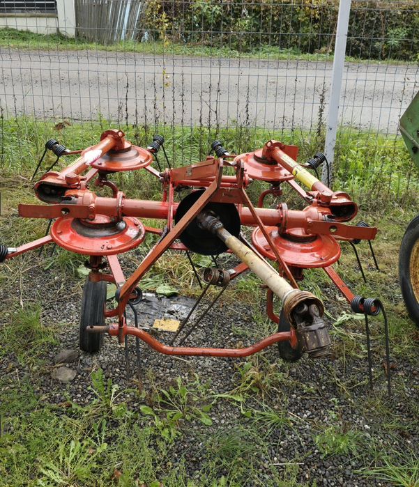 Grebla de imprastiat KUHN GF 440