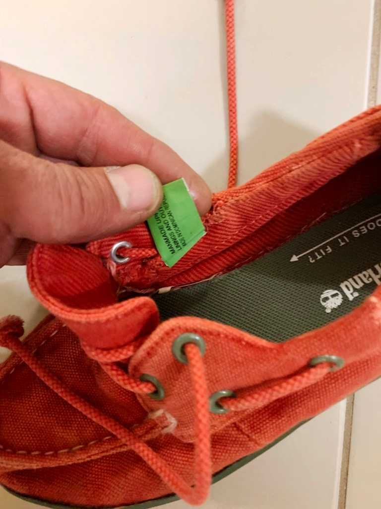 ПОДАРЯВАМ Супер готини детски велурени червени обувки Timberland