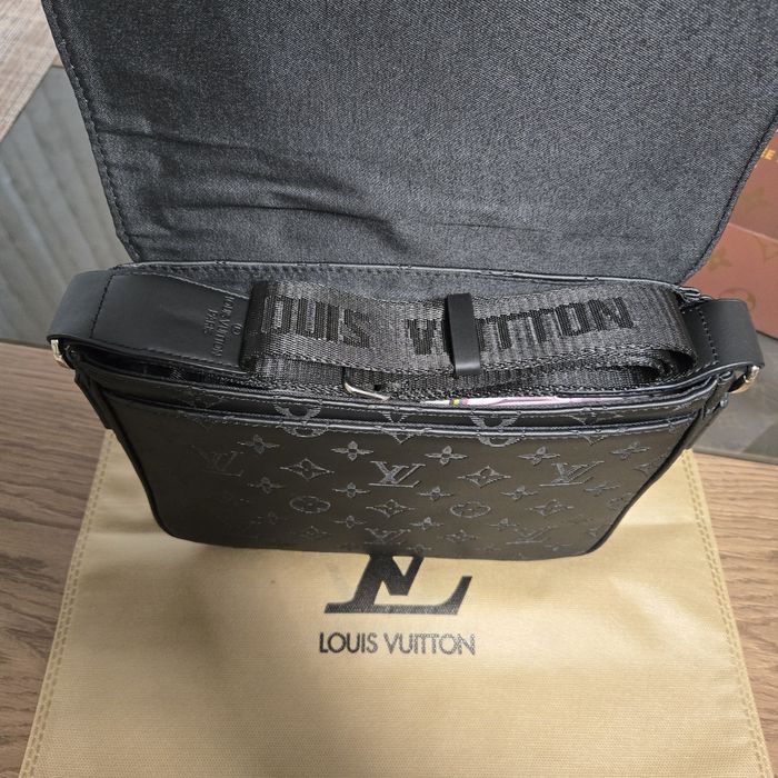 Мъжка чанта през рамо