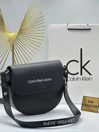 Geanta Calvin Klein Noua !!! Dimesniuni 23/21 !!!