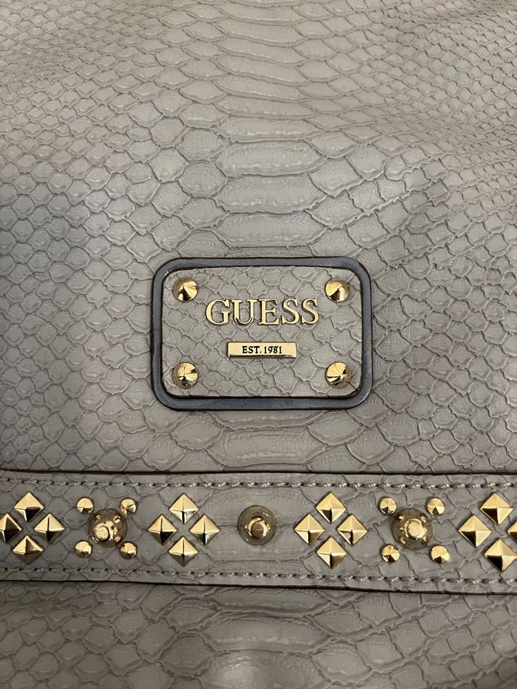 Чанта Guess