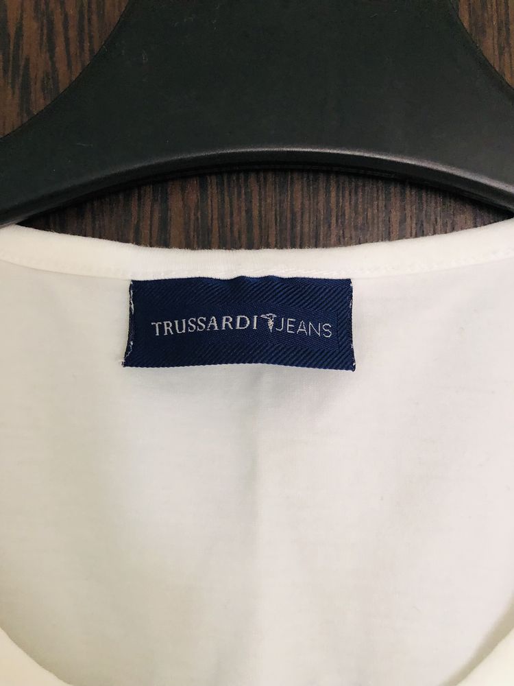 Tricou Trussardi Jeans alb cu logo pe fata