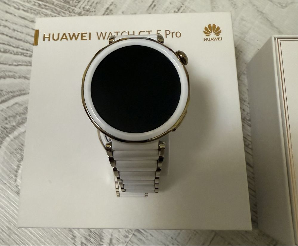 КАТО НОВ Huawei Watch GT 5 Pro White Ceramic 24м. ГАРАНЦИЯ