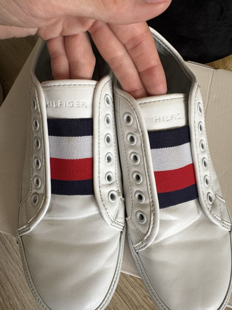Бели маратонки/ кецове Tommy Hilfiger