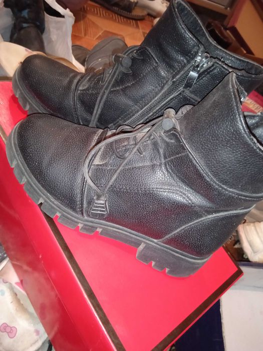 Димесезонные сапоги для девочки,для возраста 6-7лет