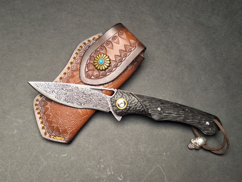 Сгъваем нож от дамаска стомана VG-10 с кожен калъф