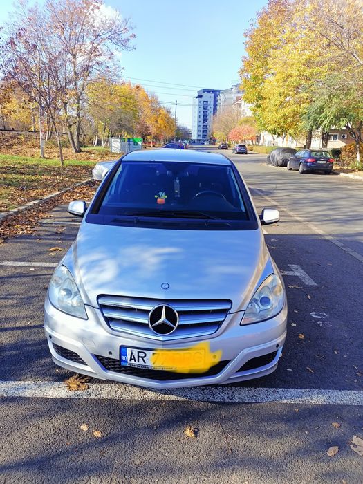 Vând Mercedes B Class an 2010