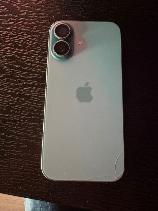 iPhone 16 128 în stare buna