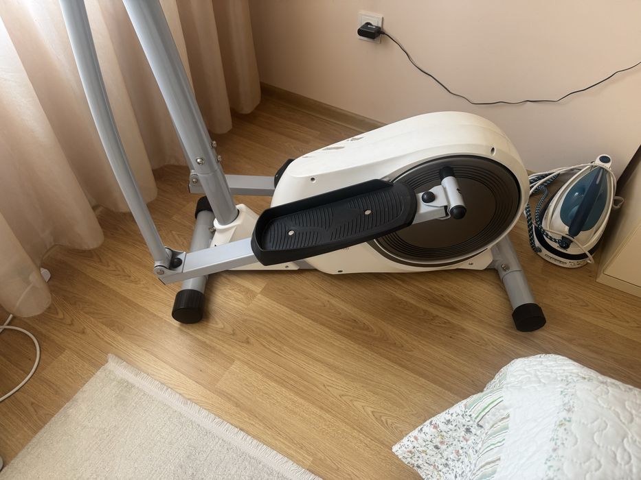 Кростренажор Actuell Fitness с магнитно натоварване с 8 степени