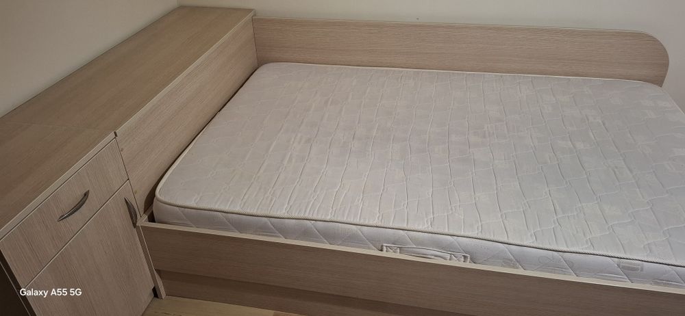 Легло с ракла  и нощно шкафче и матрак