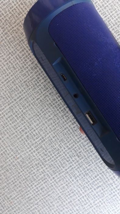 Продам портативную колонку