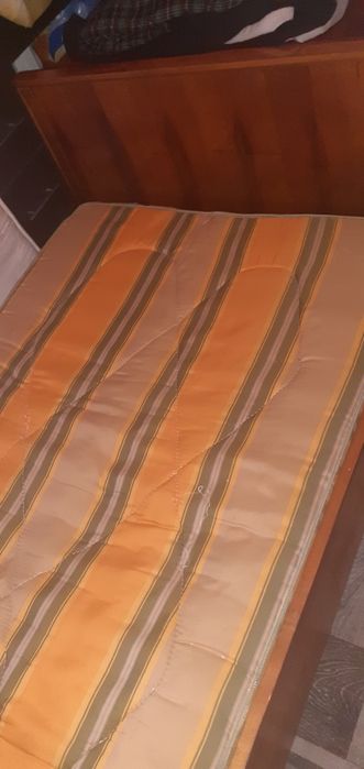 Продам кровать полуторку