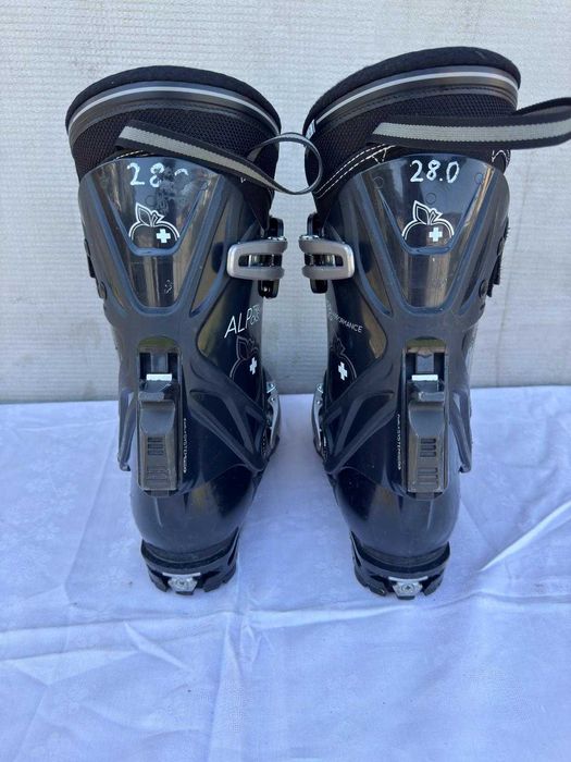 Clapari ski schi tura Movement Alptracks marime Eur:43 Mondo:28