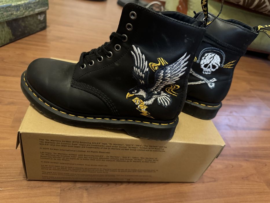 Зимни Обивки Dr. Martens