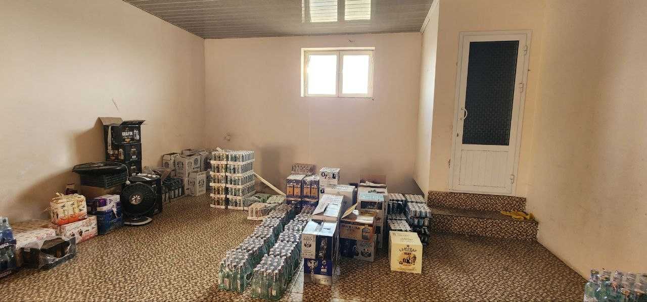 Магазин 320 метр квадрат рядом Сияб базаром 125000уе