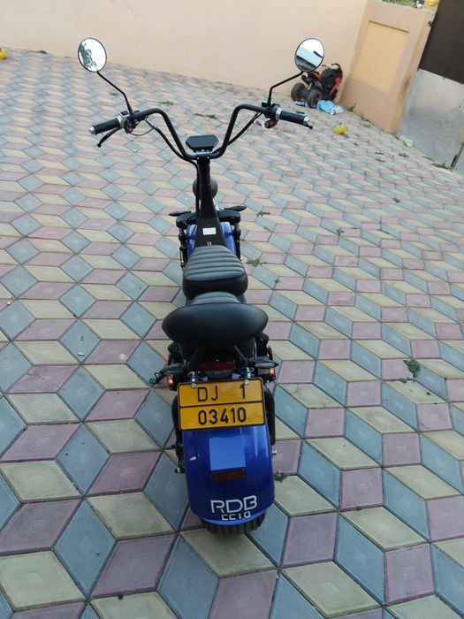 Vând scuter electric cc10