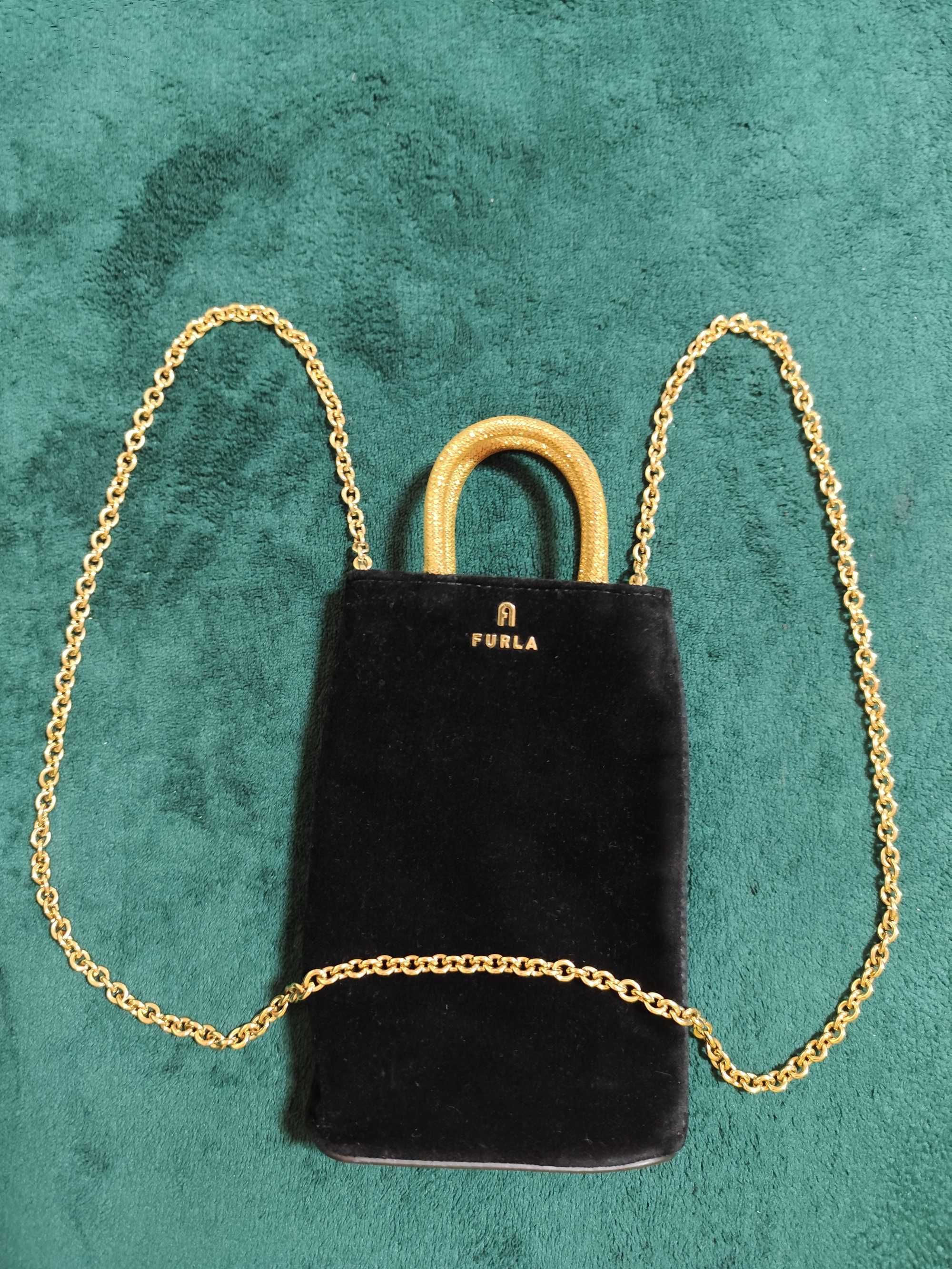 Черна парти чантичка от велур на Furla