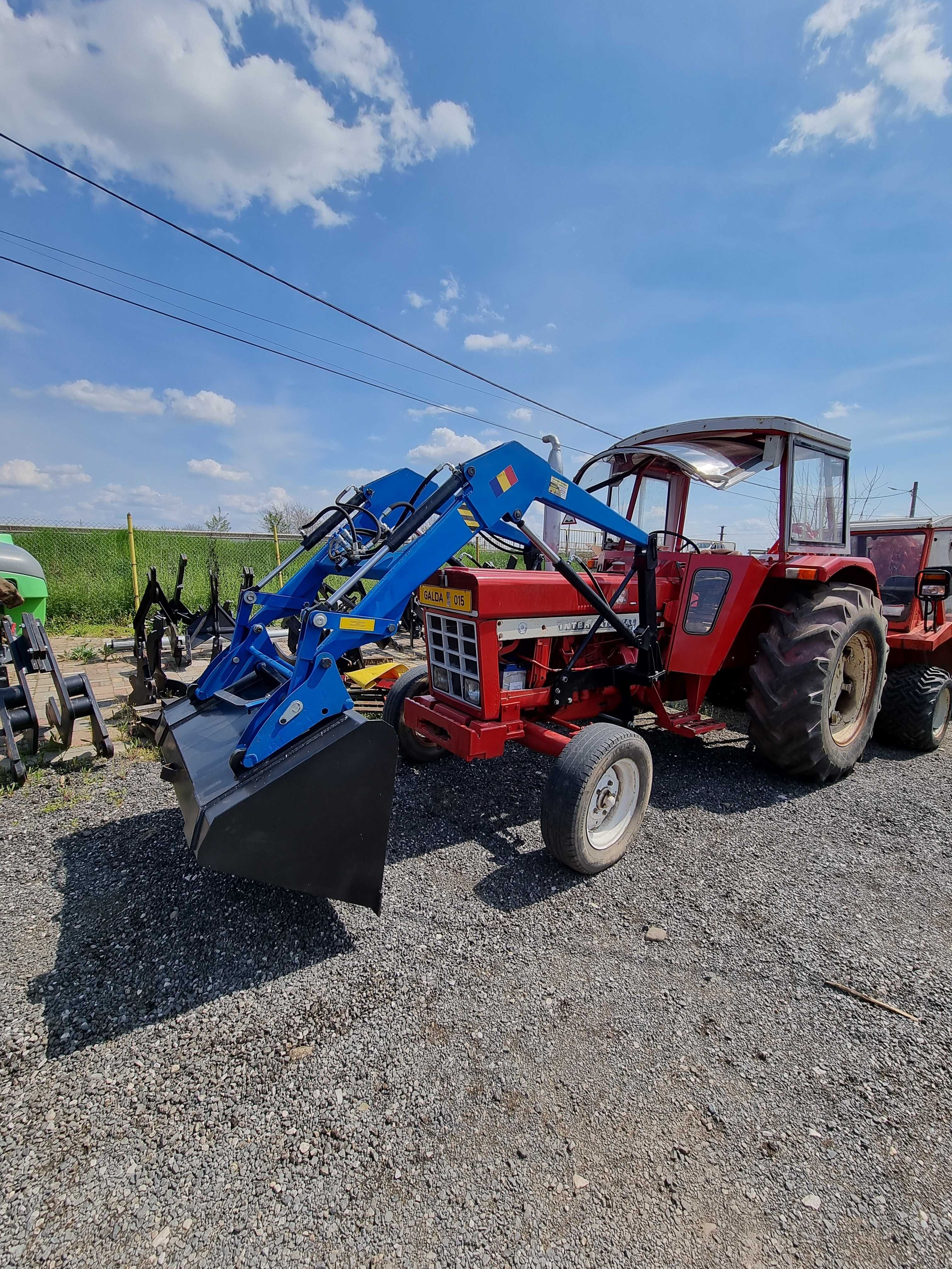 Incarcator frontal VARRO II - pentru orice tip de tractor