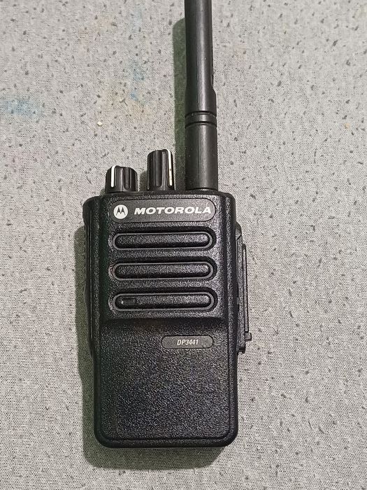 Statie Motorola DP3441 perfect functionala
Bateria este in stare buna