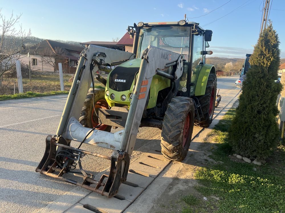 Tractor claas 330 axos cu incarcator