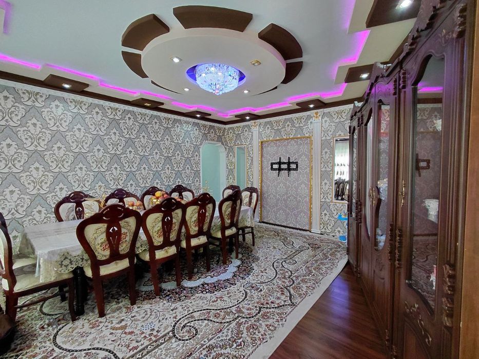 Продаётся 5 комнатная квартира на 3 этаже