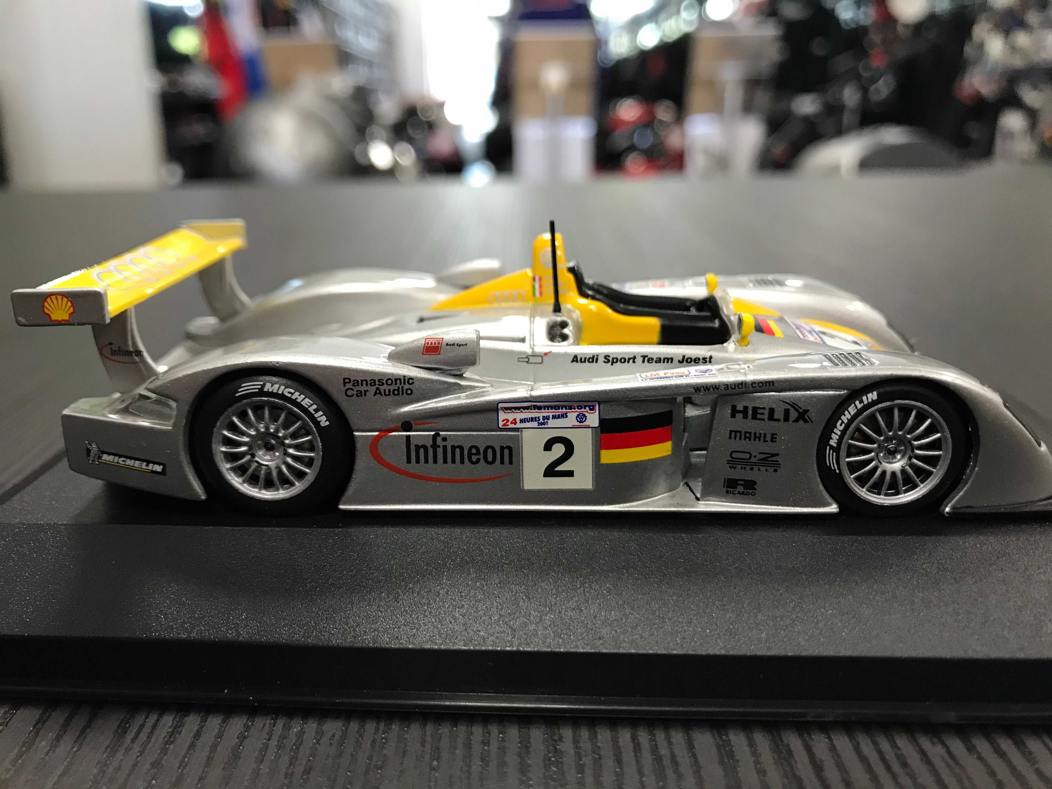 Колекционерски модел метална количка IXO MODELS AUDI R8 LE MANS 1:43