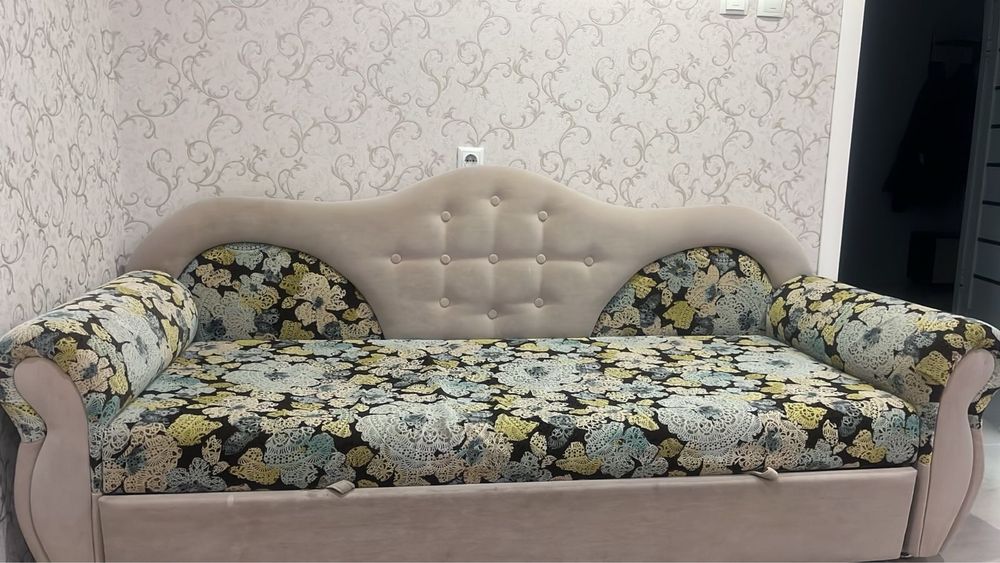 Диван в хорошем состоянии