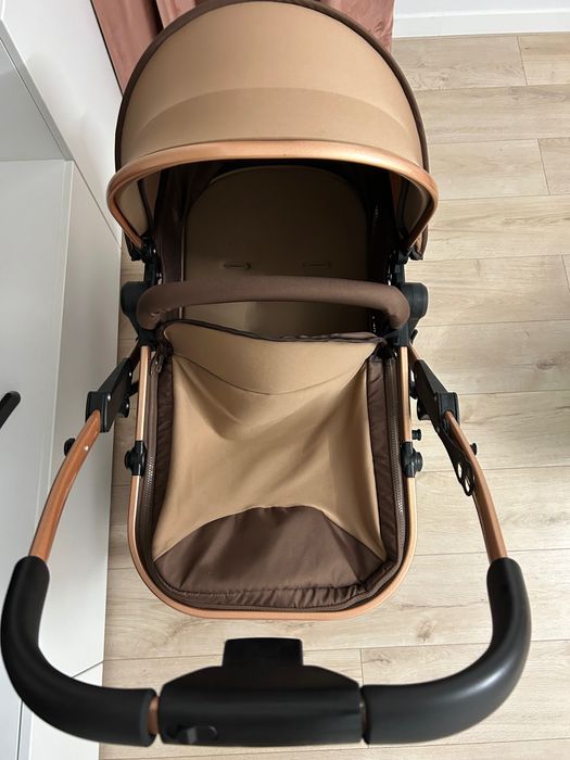 Vând cărucior în stare foarte bună