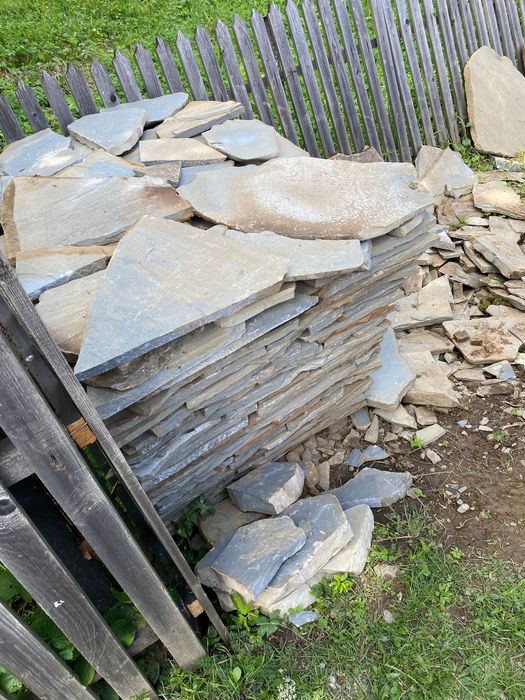 Vând piatră naturală