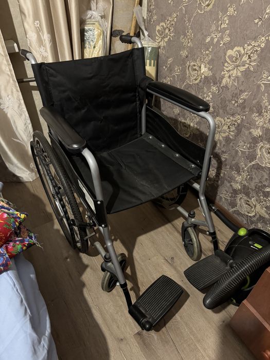 Инвалидная кресло-коляска