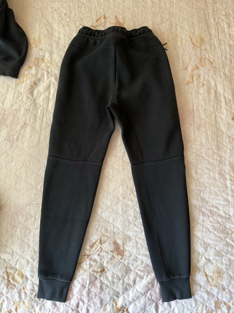Панталон Nike Tech Fleece