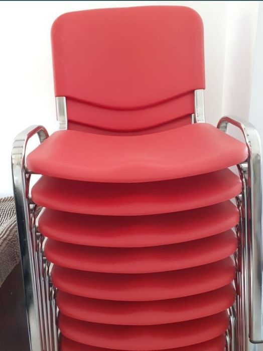 Scaune noi cu rame cromate culoarea rosu