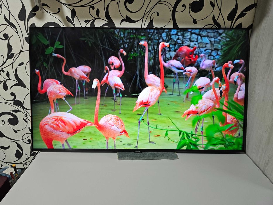 ПРОДАМ 50" 4K SMART UHD Телевизор Samsung UE50TU8000UC