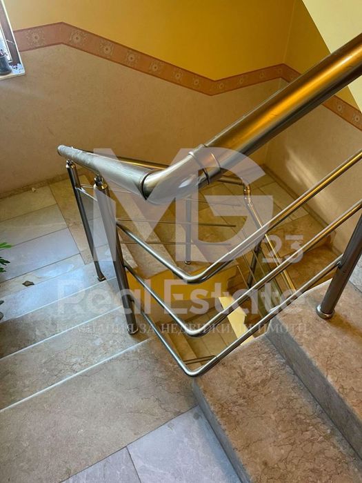 Продава се Тристаен апартамент в Пловдив, Коматевски възел - 101 кв.м за 1981 €/кв.м - Снимка #11