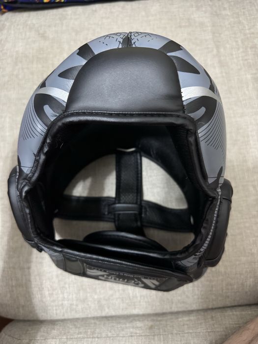 Продам Шлем venum для боевых исскуств