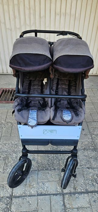 Количка за близнаци Mountain Buggy