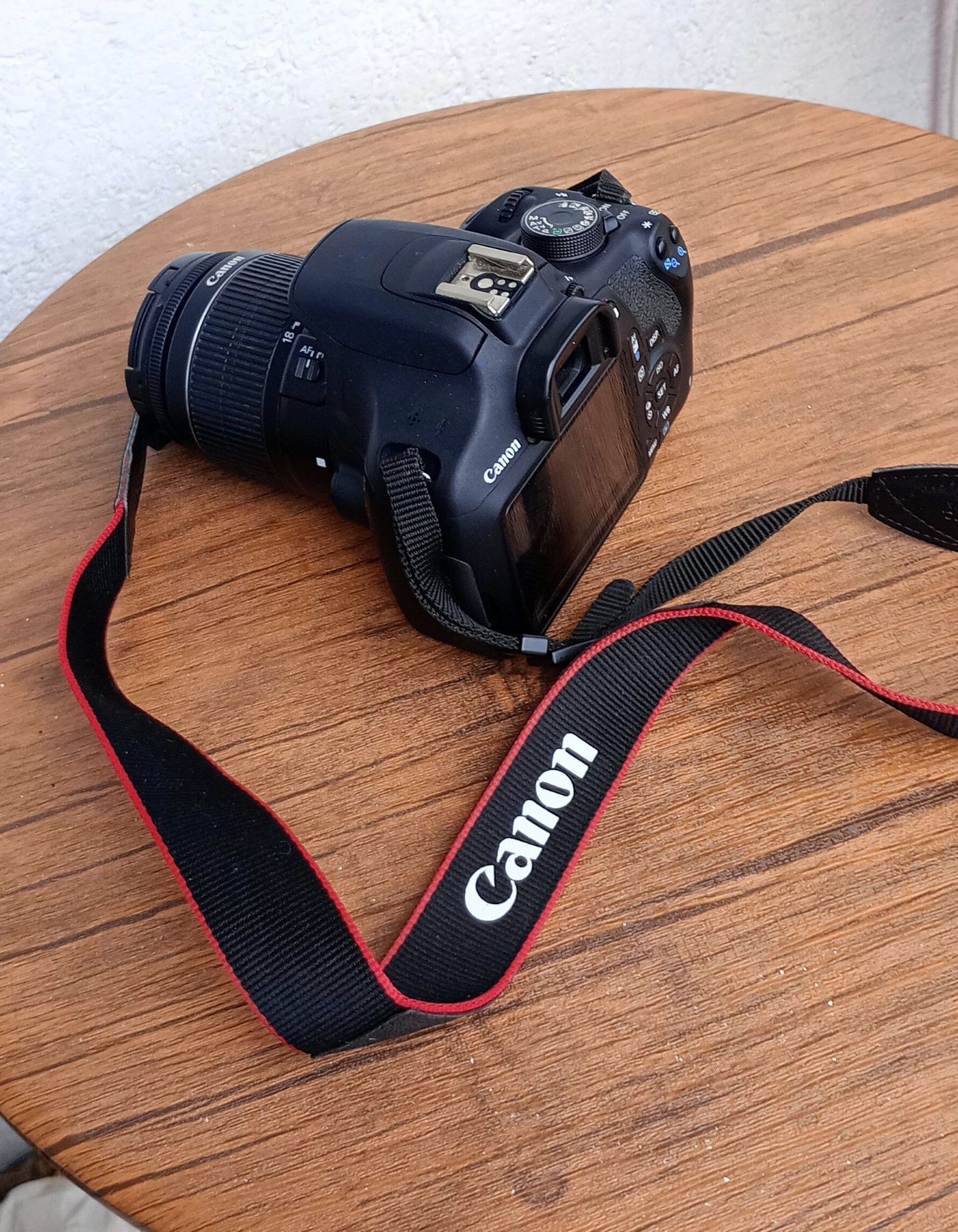 Цифров фотоапарат CANON EOS 1200D