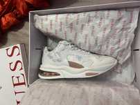 Нови обувки Guess