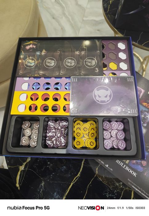 SHADOWS Heros & Monsters