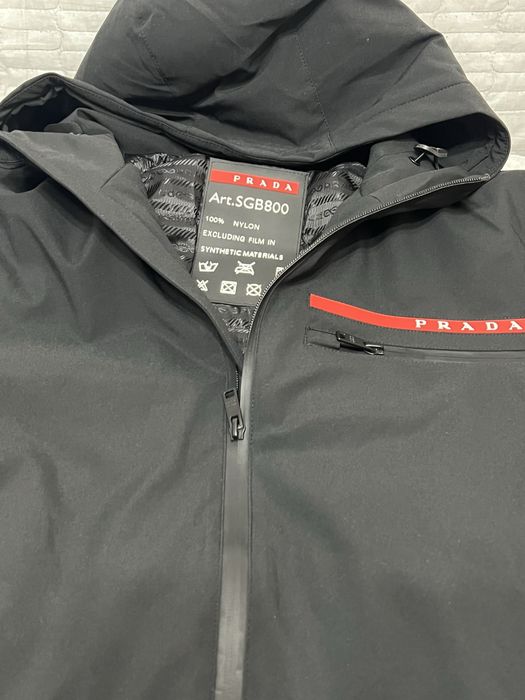 Kurtka Prada. Sifati zo’r. Erkaklar uchun