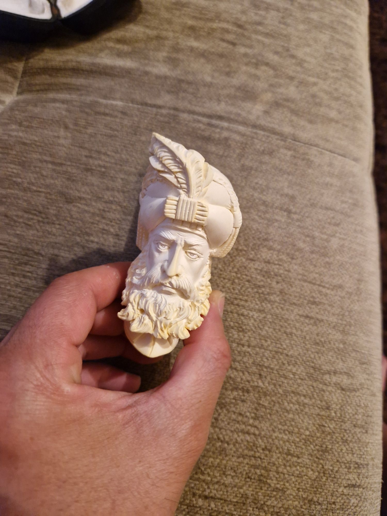 Vând pipa sculptată veche