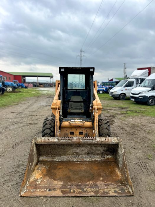 Мини челен товарач CASE 410 HIGH FLOW