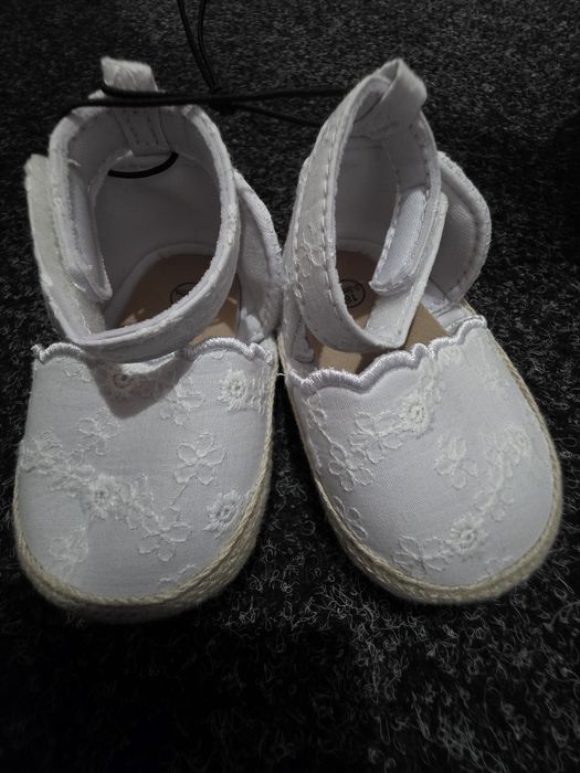 Jocuri si hăinuțe pentru copii