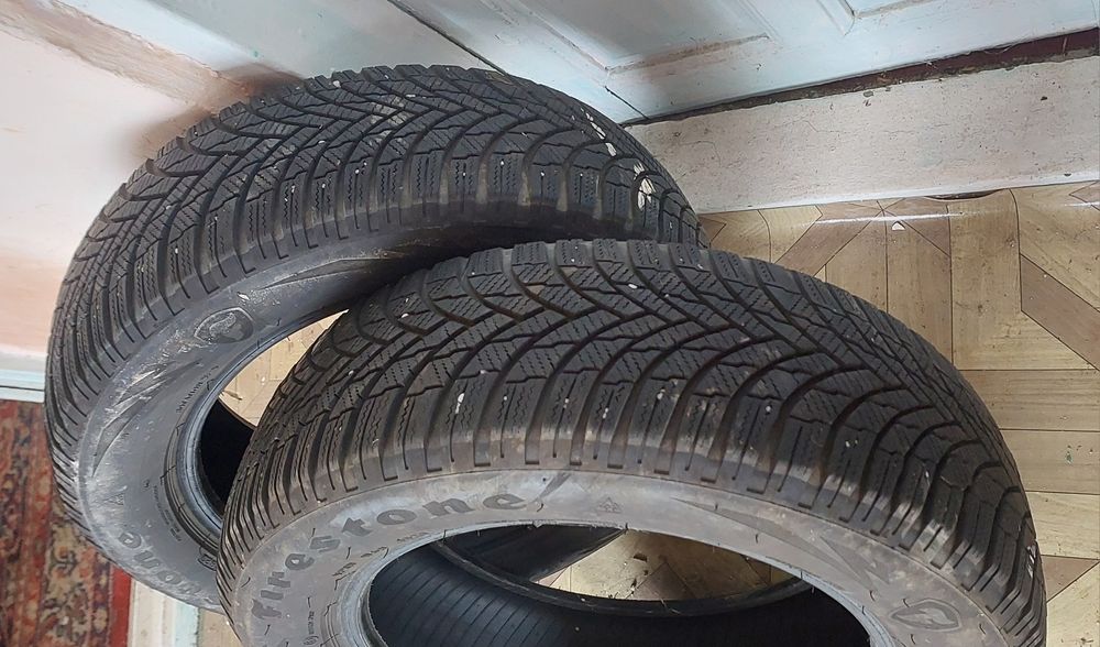 Vand 2 anvelope de iarna  R16