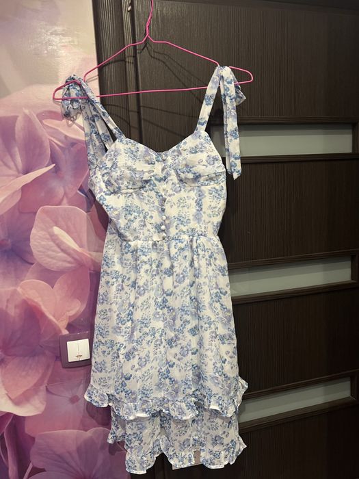 Рокля с флорален десен