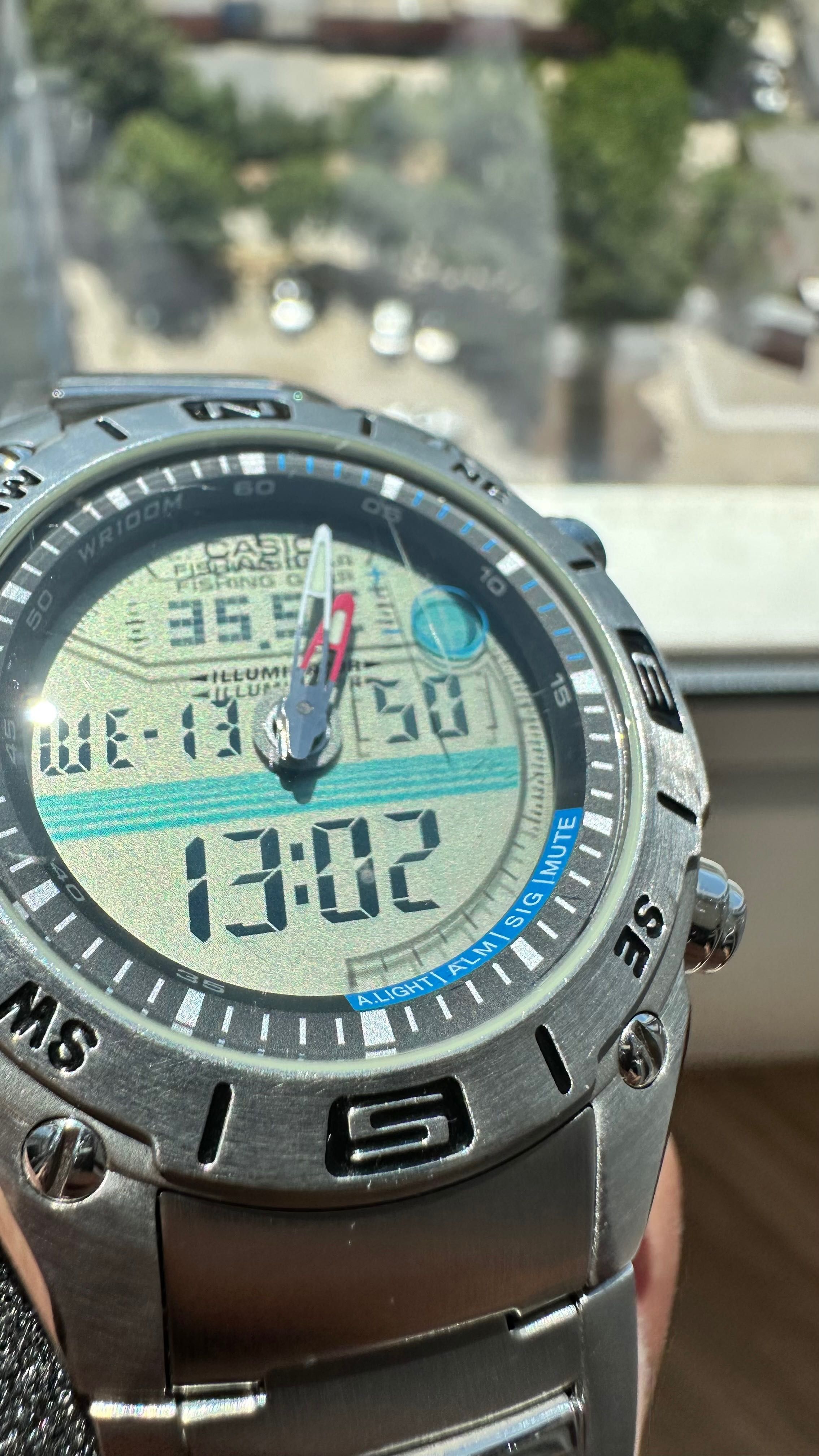 CASIO Риболовен часовник