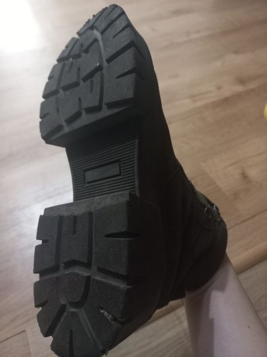 Боти в цвят каки