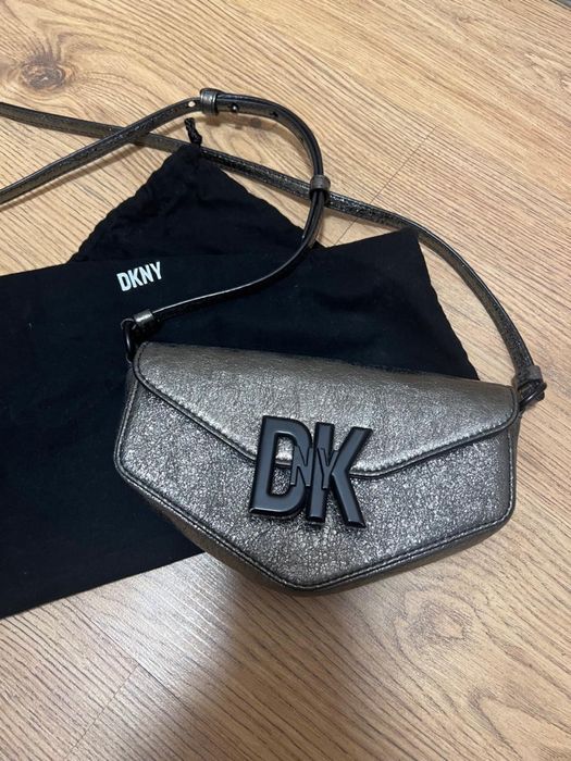 Чанта DKNY от естествена кожа