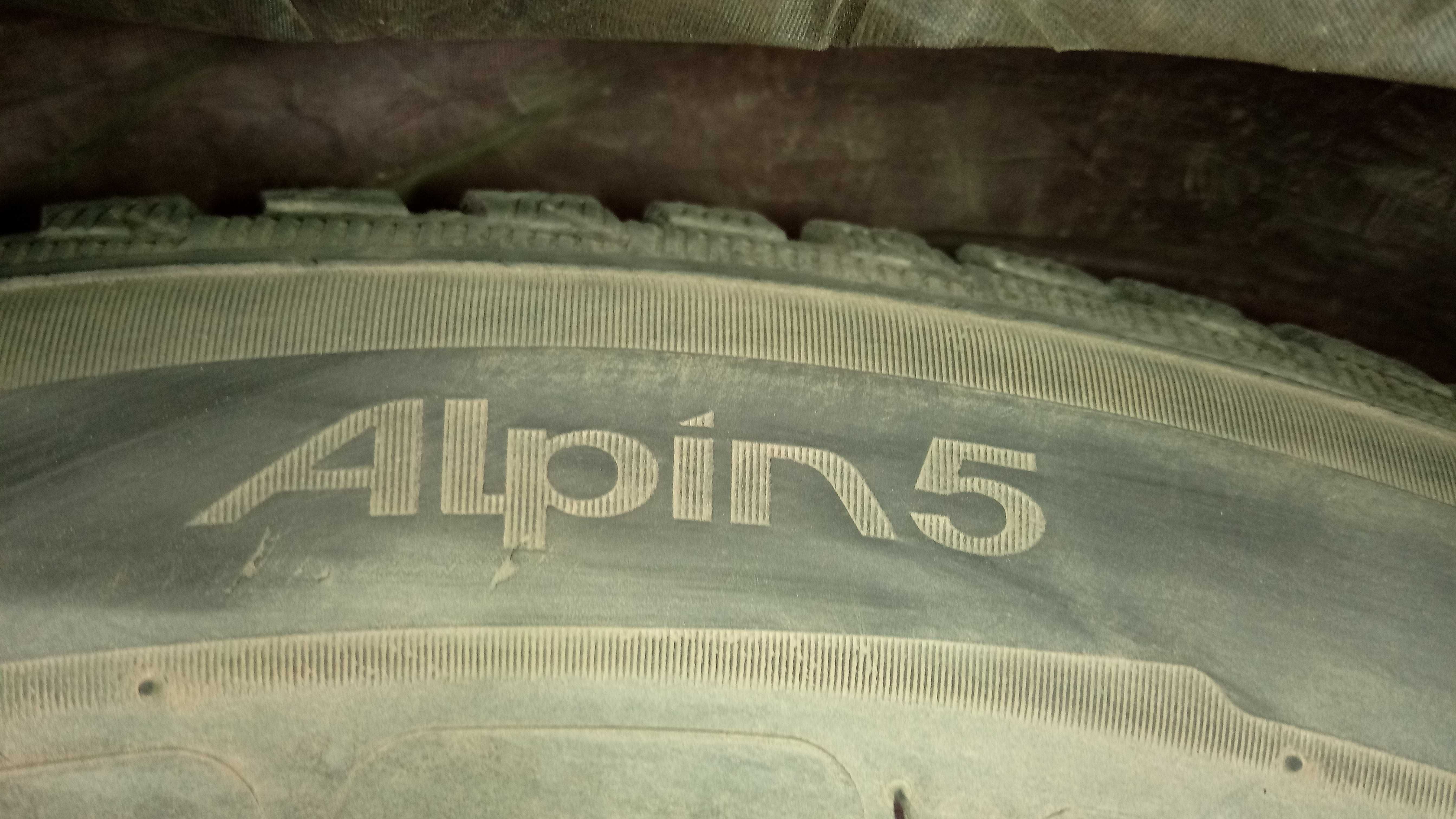 Зимни гуми Мишлен Алпин 5 с железни джанти за Пасат