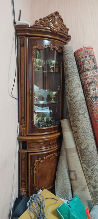 Mebel stenka sotiladi srochno